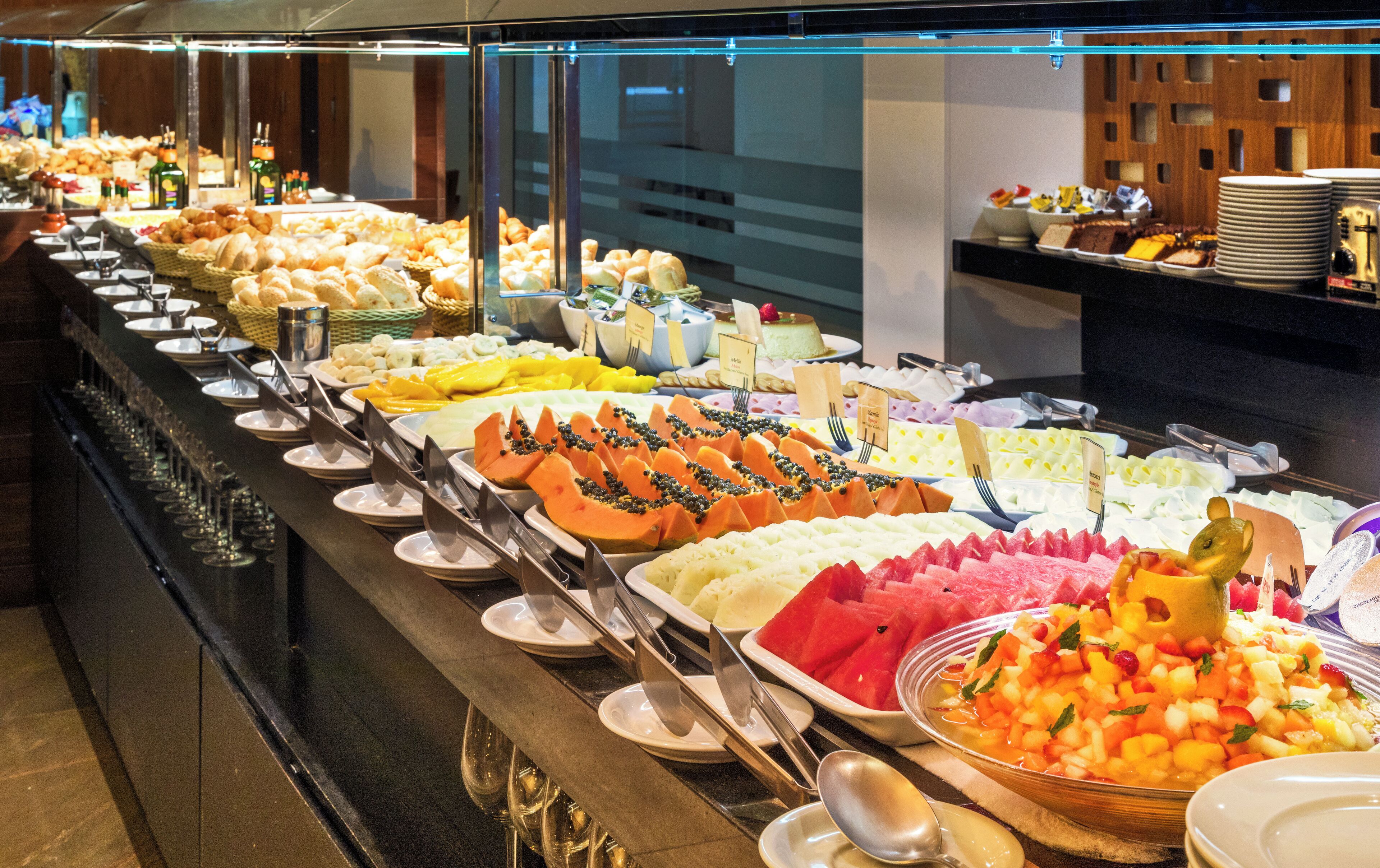 Free daily buffet breakfast