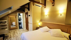 Room - Hotel A Boira (Jaca)