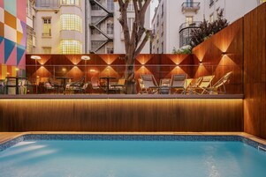 Piscina externa sazonal