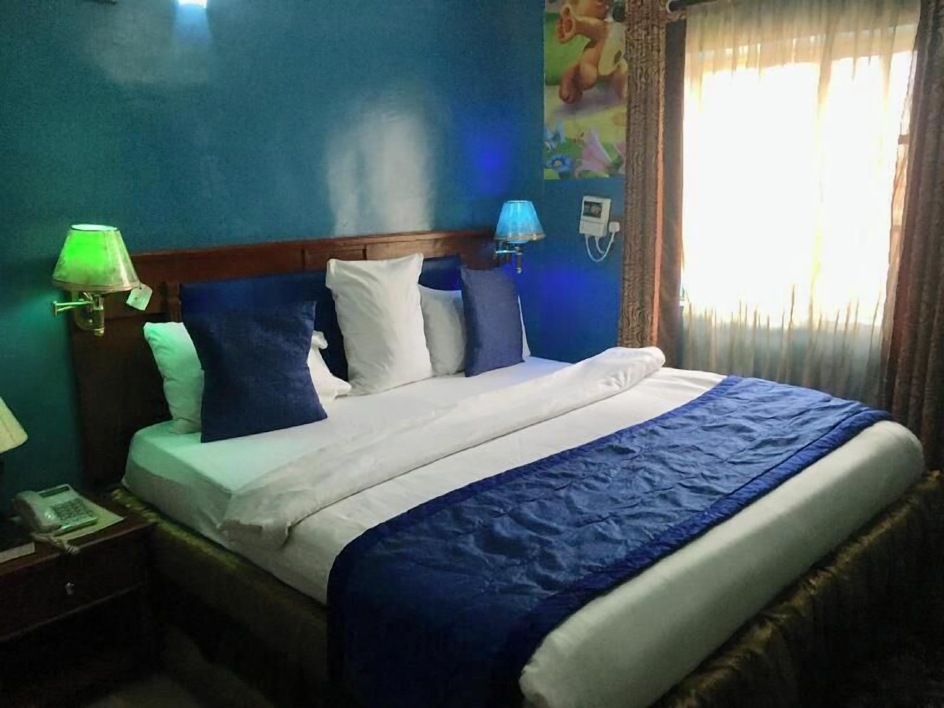 Egyptian cotton sheets, premium bedding, memory foam beds, in-room safe