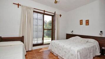 Triple Room | Premium bedding, down comforters, in-room safe, free cribs/infant beds
