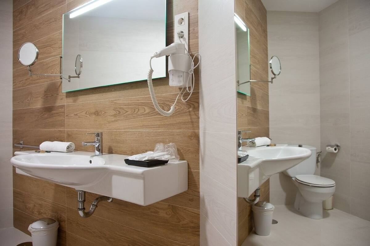 in-room safe, desk, soundproofing, cots/infant beds