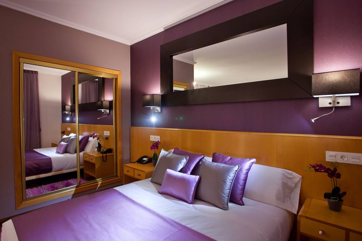 in-room safe, desk, soundproofing, cots/infant beds