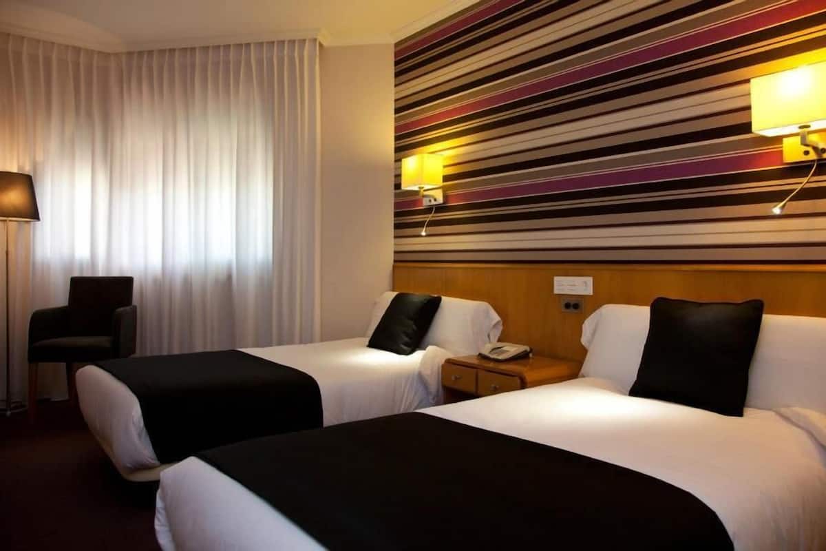 Double or Twin Room | In-room safe, desk, soundproofing, cribs/infant beds