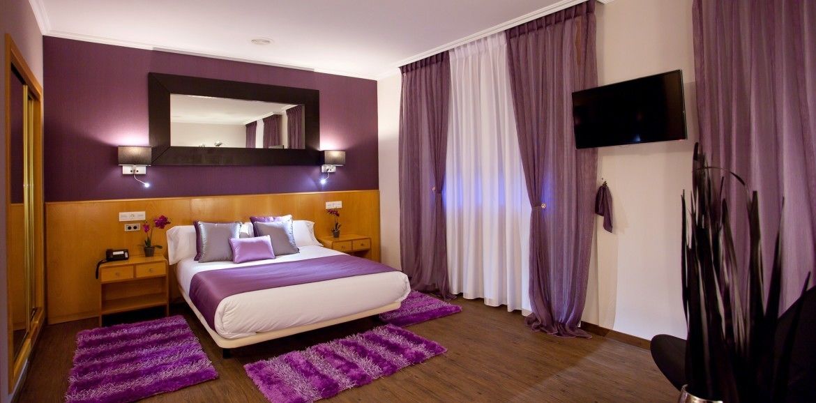 In-room safe, desk, soundproofing, cribs/infant beds