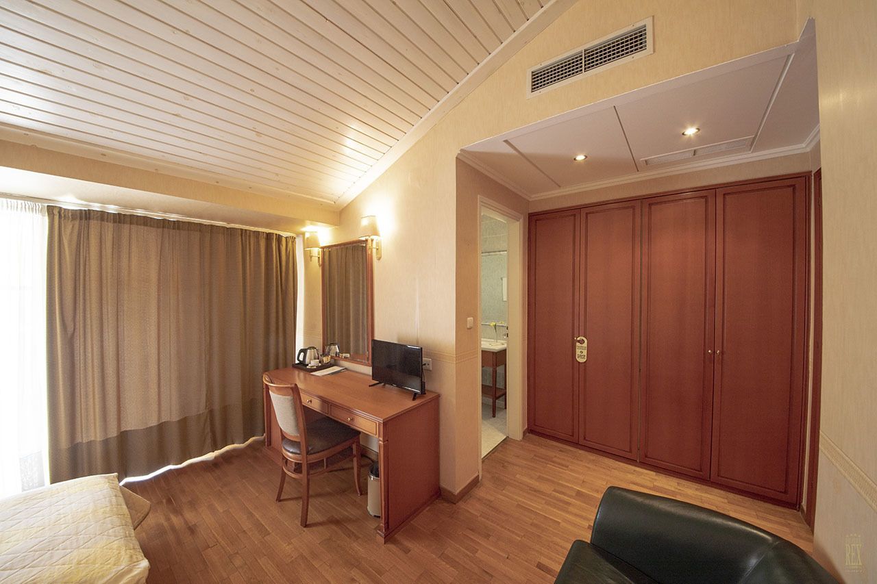 standard room | minibar, in-room safe, soundproofing, free cots/infant beds