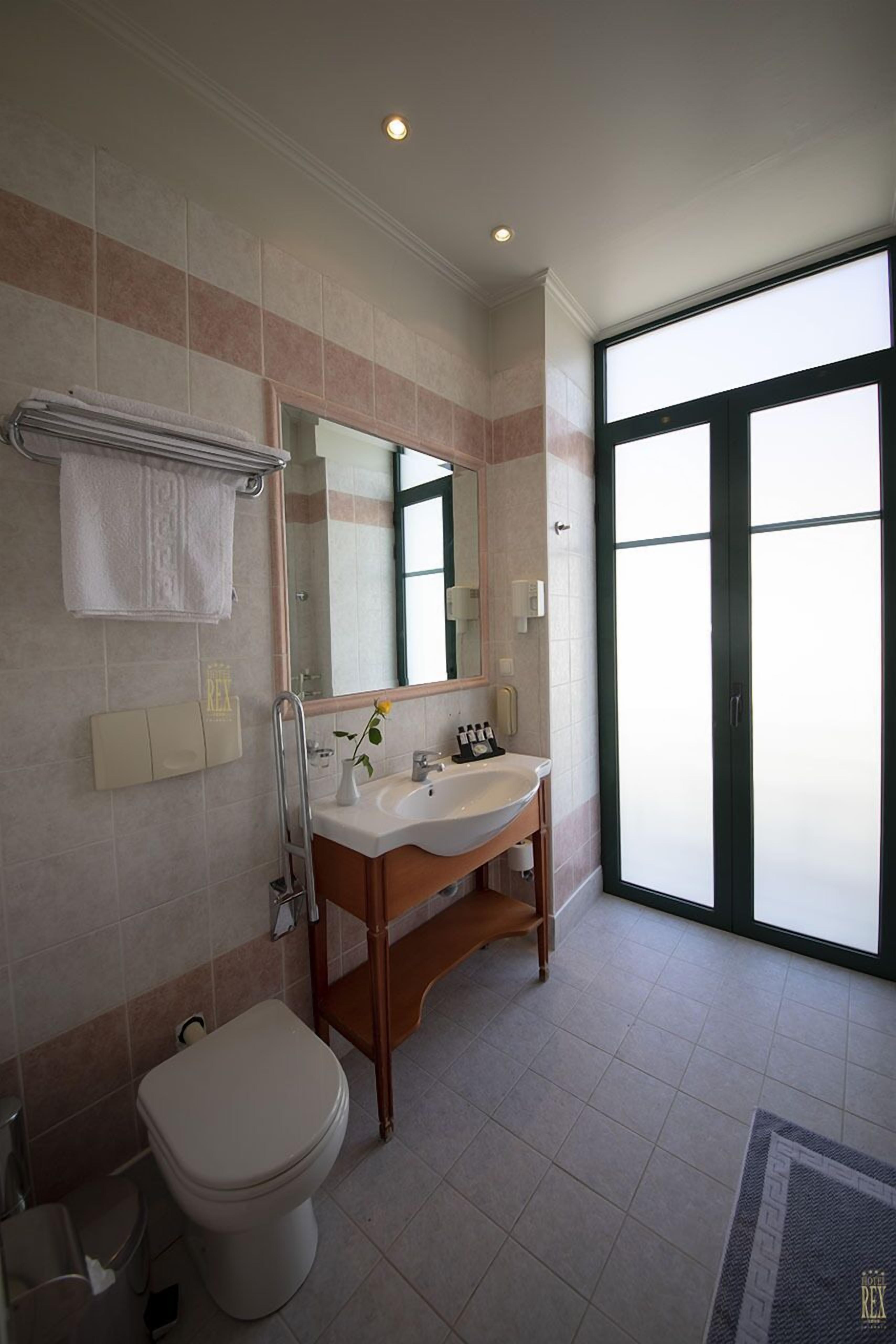 triple room | bathroom | hair dryer, towels