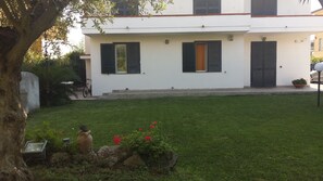 Appartamento, 2 camere da letto, vista giardino | Vista dalla camera