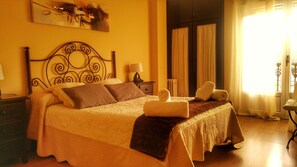 Double Room, Sea View | In-room safe, blackout curtains, rollaway beds, free WiFi
