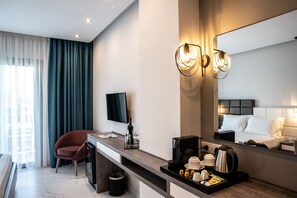 TV connectée, ordinateur, jouets, espaces bureaux