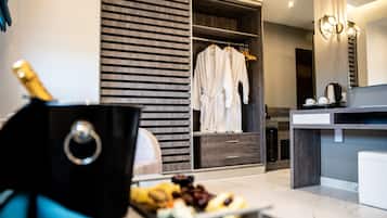 Suite monolocale Deluxe, letti multipli | Biancheria in cotone egiziano, biancheria da letto di alta qualità