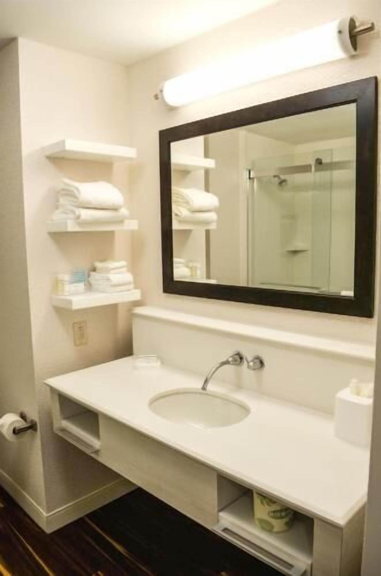 Free toiletries, hair dryer, bathrobes, towels