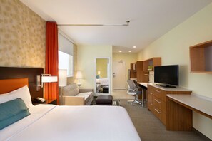 In-room safe, desk, laptop workspace, blackout curtains - Home2 Suites by Hilton Minneapolis Bloomington (Bloomington)