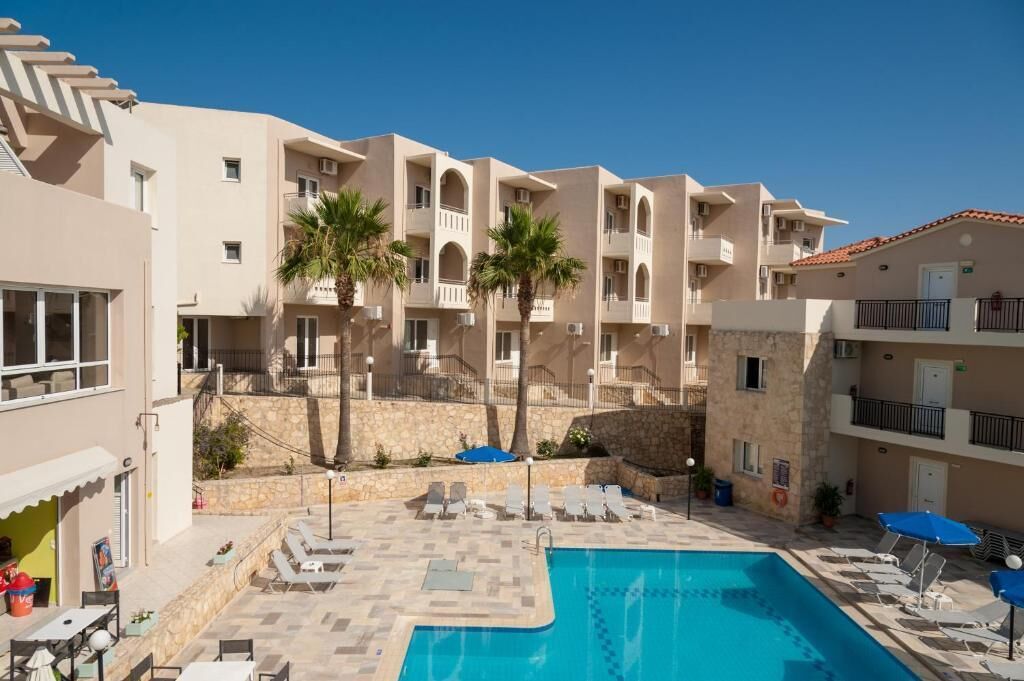 studio, pool view | terrace/patio