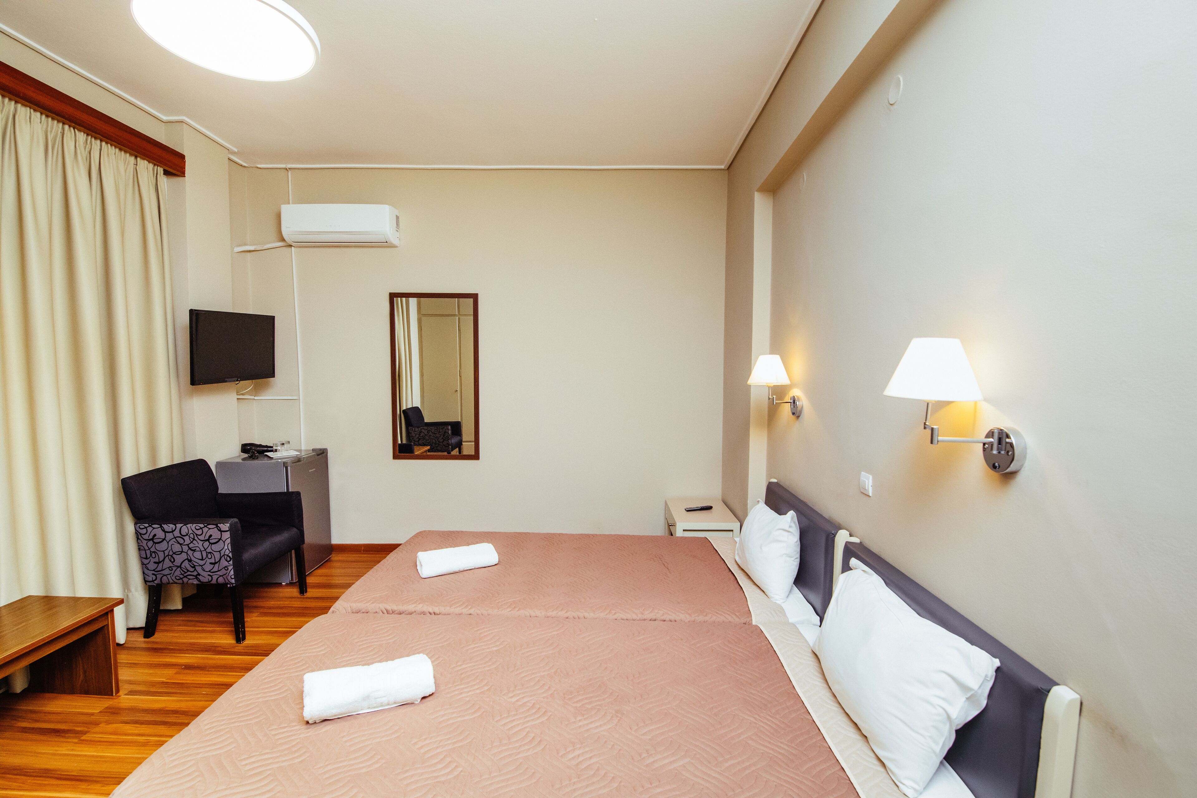 Free WiFi, bed sheets