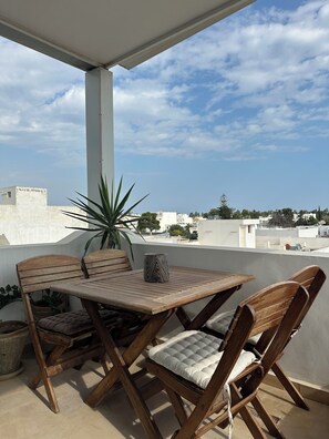 Quadruple Room | Premium bedding, minibar, in-room safe, individually decorated - Dar Souad (La Marsa)