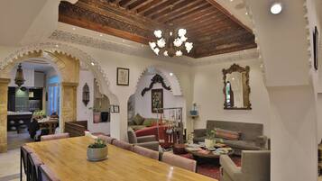 Televisión LED y estación para iPod