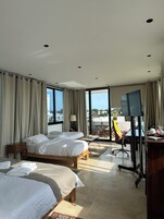 Ropa de cama de alta calidad y minibar 