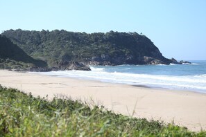 Beach nearby - Hotel Açoriano (Penha)