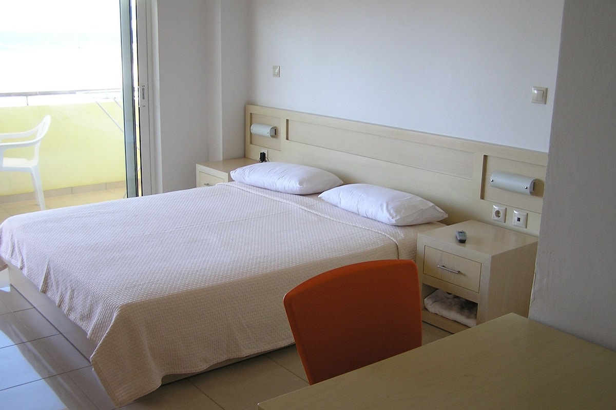 Insonorización, wifi gratis y ropa de cama