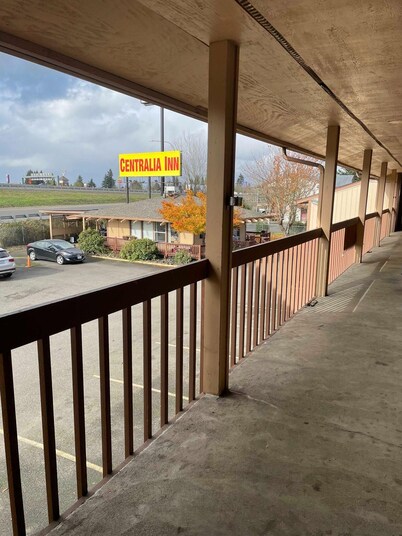 Centralia Inn