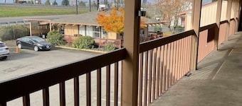 Centralia Inn