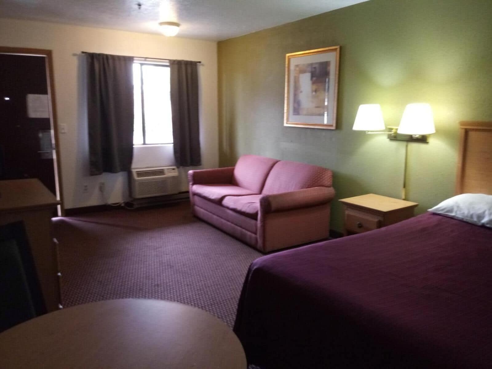 Individually furnished, desk, blackout drapes, free WiFi