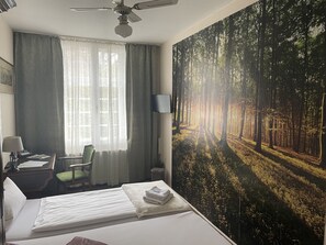 Classic Double Room, Private Bathroom | Room amenity - Hotel Jägerhof Kettwig (Essen)