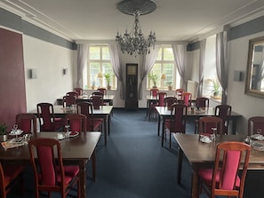 Frühstück gegen Gebühr