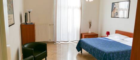 Familielejlighed - 2 soveværelser | Skrivebord, mørklægningsgardiner, ekstra senge (tillægsgebyr)