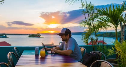 Isla de Flores Hotel
