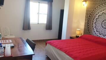 Standard Room, 1 Queen Bed