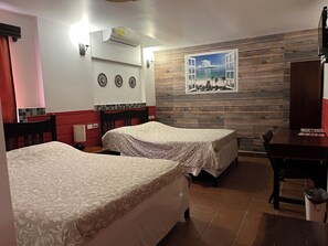 Standard Double Room | Desk, blackout drapes, free WiFi, bed sheets - Easy Inn (Belize City)