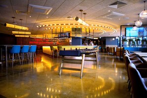 Bar (on property) - DoubleTree by Hilton Coventry Building Society Arena (Coventry)
