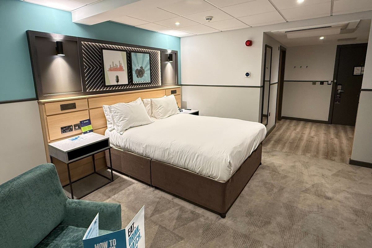 Deluxe Room, 1 Queen Bed