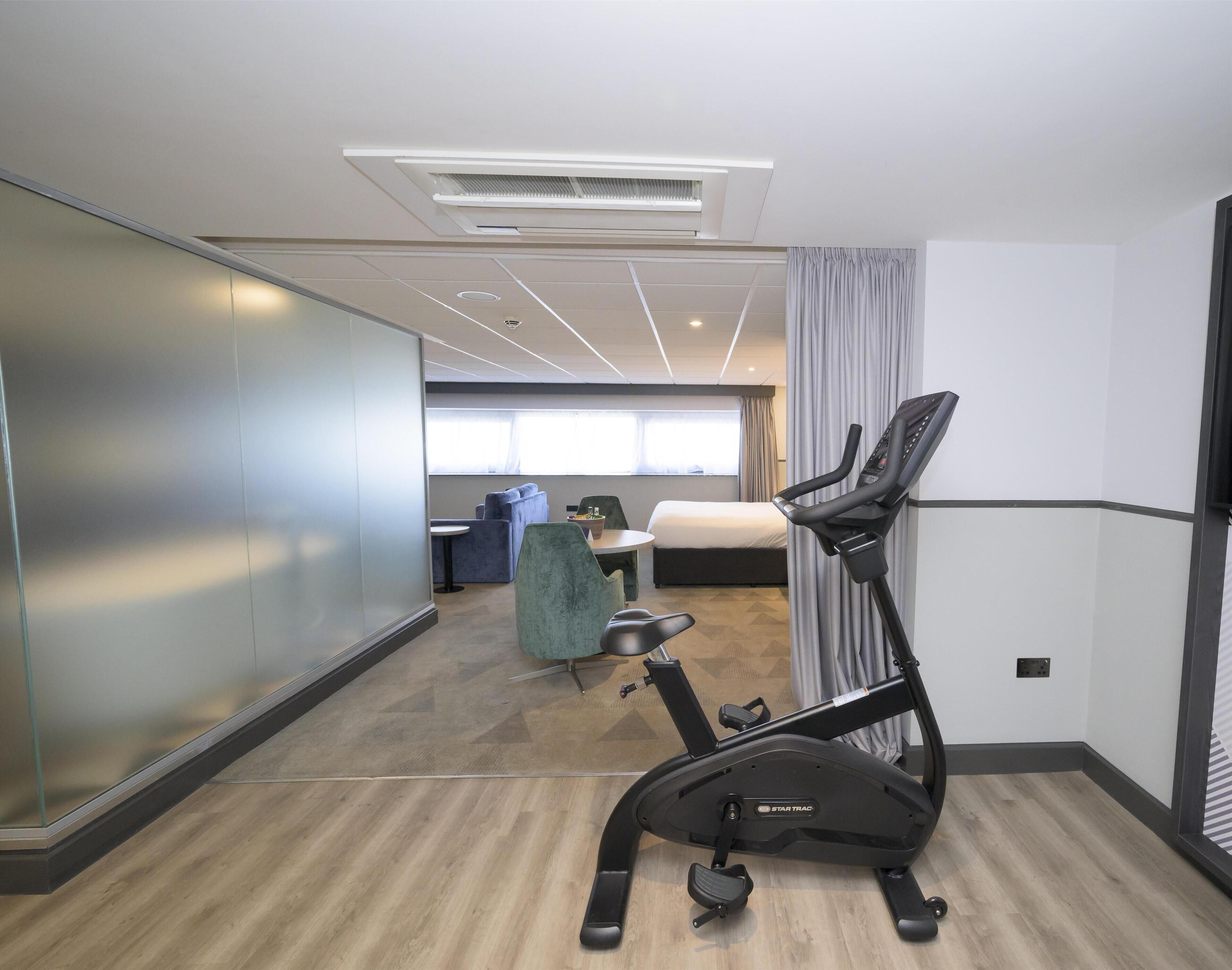 Junior Suite, 1 King Bed | In-room safe, free cots/infant beds, free WiFi, bed sheets