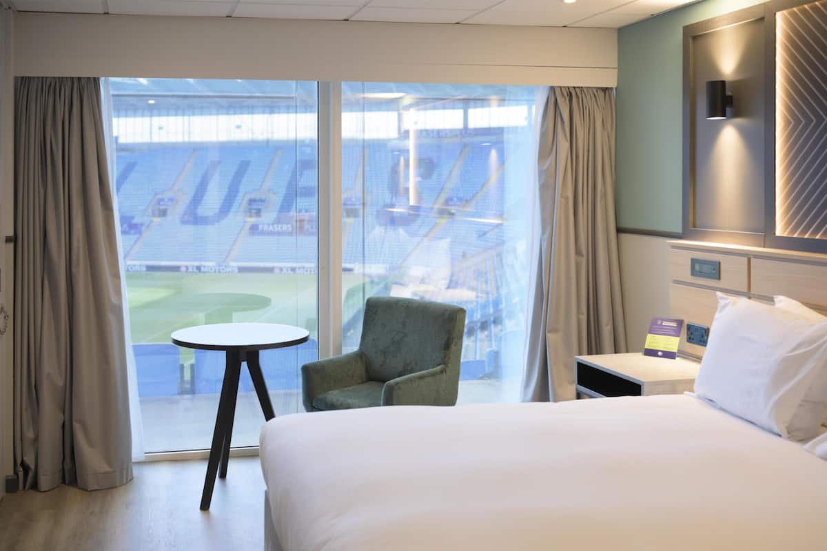 客房, 1 张大床, 无障碍 | 客房内保险箱、免费婴儿床、免费 WiFi、床单