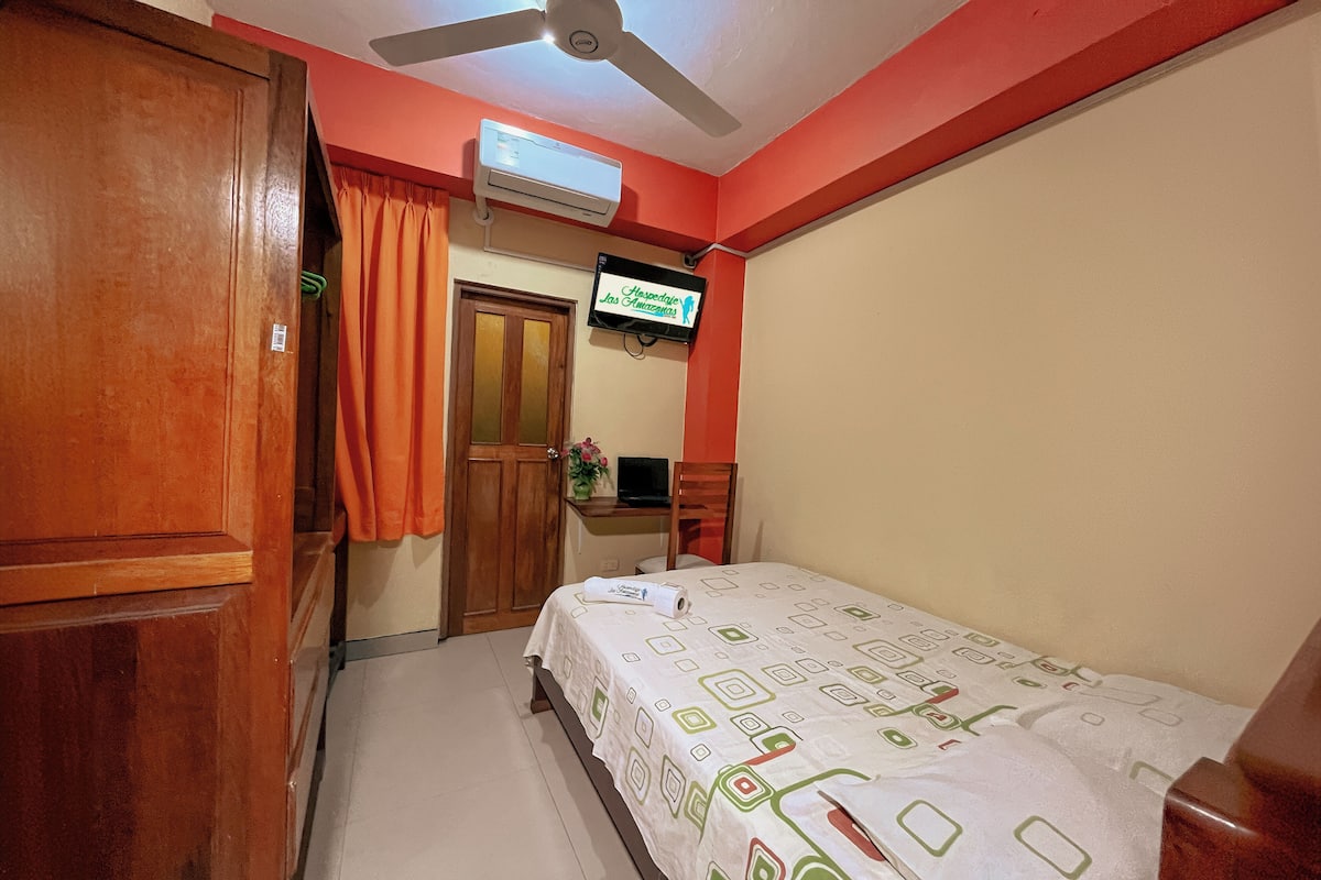 Standard Room | WiFi (free), individually decorated, individually furnished, bed sheets
