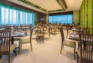 Daily buffet breakfast (COP 49000 per person)