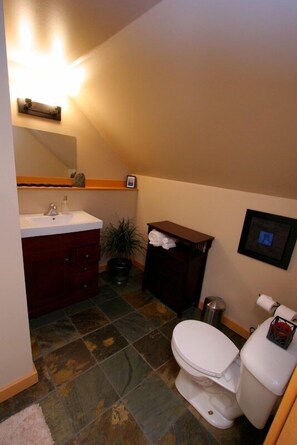 Premium Loft, 1 Bedroom, Mountain View | Bathroom | Shower, free toiletries