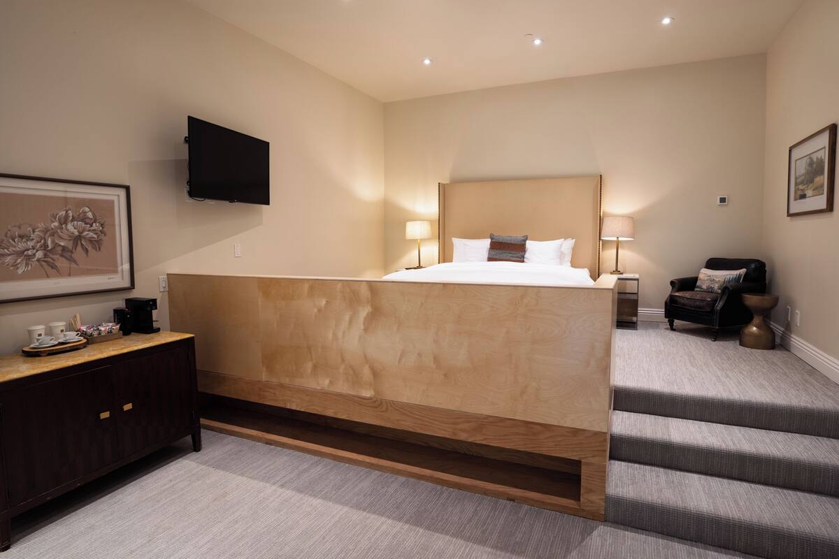 Luxury Suite