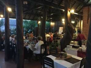 Restaurant - Le Vang Bua Villa (Luang Prabang)