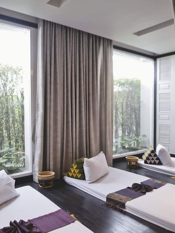 Couples treatment rooms, body treatments, aromatherapy, Thai massages