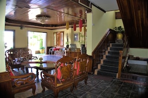 Lobby lounge - Visoun Namsok Hotel (Luang Prabang)