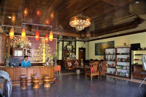Lobby lounge - Visoun Namsok Hotel (Luang Prabang)