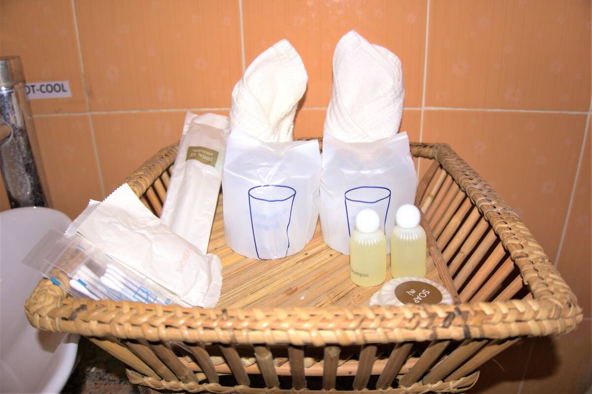 Gabungan pancuran/tab mandi, tab mandi rendaman dalam 