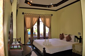 Desk, rollaway beds, free WiFi - Visoun Namsok Hotel (Luang Prabang)