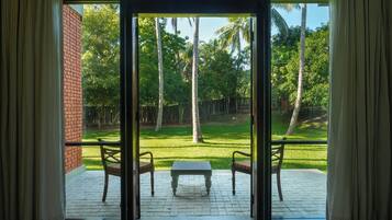 Family Room | Terrace/patio