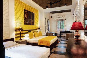 Family Room | 1 bedroom, minibar, in-room safe, desk