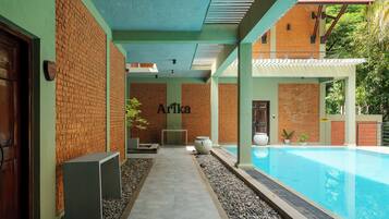 Outdoor pool, pool loungers